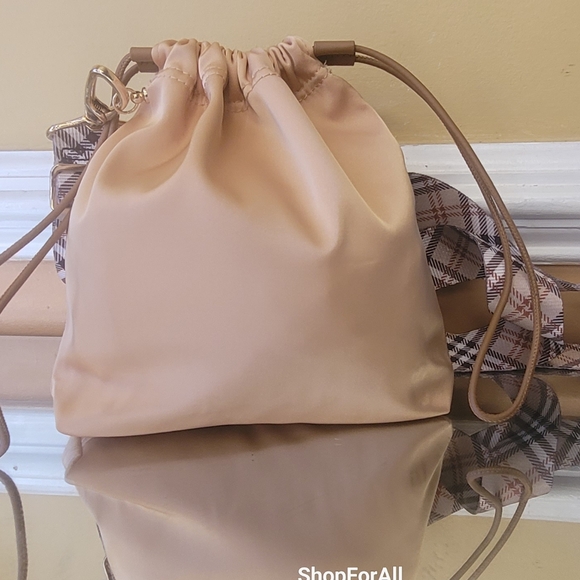 Burberry draw string bag - Picture 5 of 11